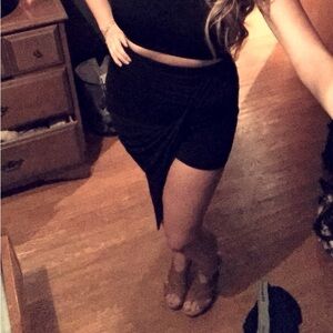 🦄5/25 Black Asymmetrical skirt